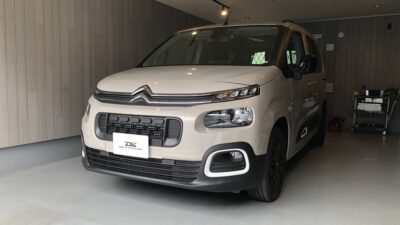 シトロエン・ベルランゴ　リアゲート凹み　デントリペア