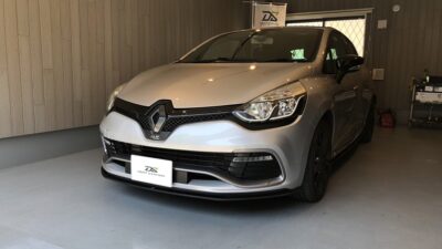 ルノー・ルーテシア　　フロントピラー凹み　デントリペア