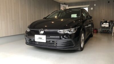 フォルクスワーゲン・ゴルフ　右クォーターパネル凹み　デントリペア