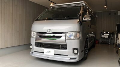 トヨタ・ハイエース　ボンネット凹み　デントリペア