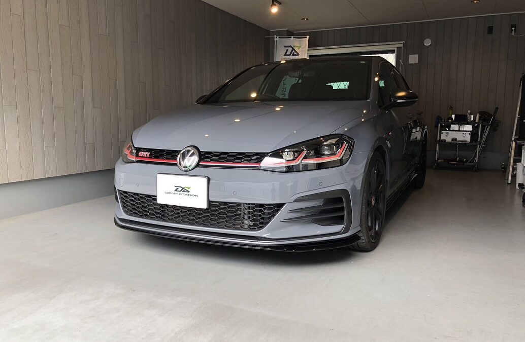 フォルクスワーゲン・ゴルフGTI TCR　バックドア凹み　デントリペア