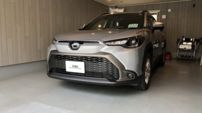 トヨタ・カローラクロス　左側フロントフェンダー　デントリペア