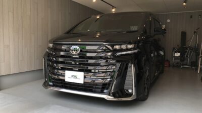 トヨタ・ヴェルファイア　助手席側ドア凹み　デントリペア