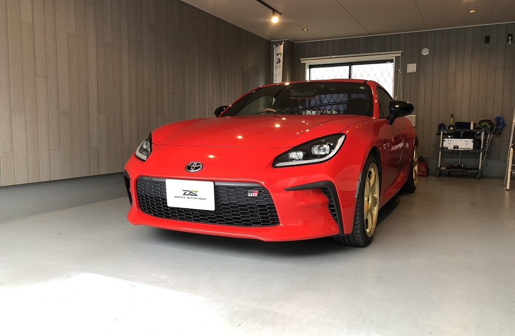 トヨタ・GR86　運転席側ドア凹み　デントリペア