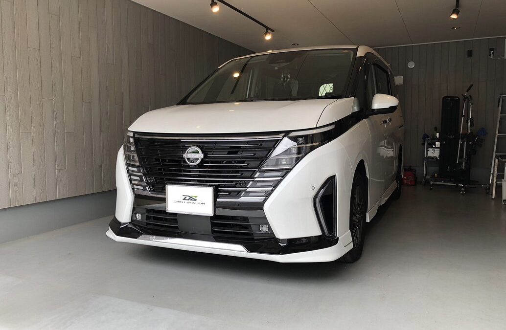 日産・セレナ　助手席側ドア凹み　デントリペア
