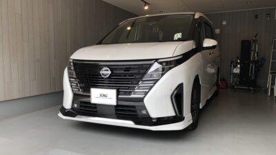 日産・セレナ　助手席側ドア凹み　デントリペア