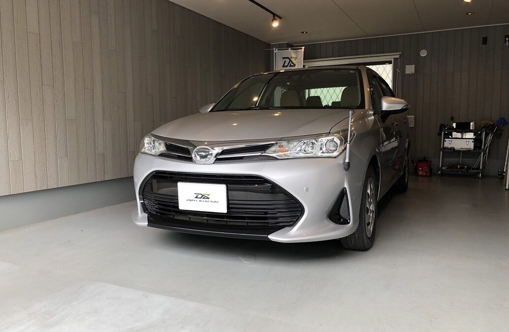 トヨタ・カローラアクシオ　ルーフ凹み　デントリペア