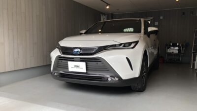トヨタ・ハリアー　運転席側ドア凹み　デントリペア