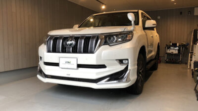 トヨタ・ランクルプラド　助手席側ドア凹み　デントリペア