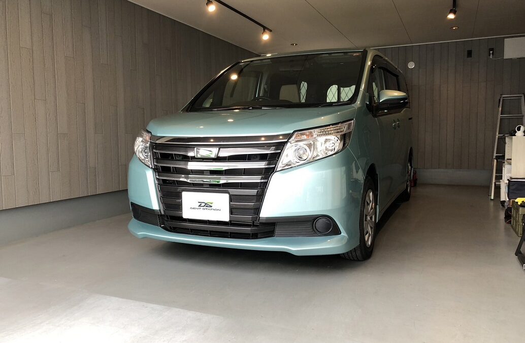 トヨタ・ノア　ボンネット凹み　デントリペア