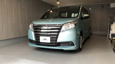 トヨタ・ノア　ボンネット凹み　デントリペア