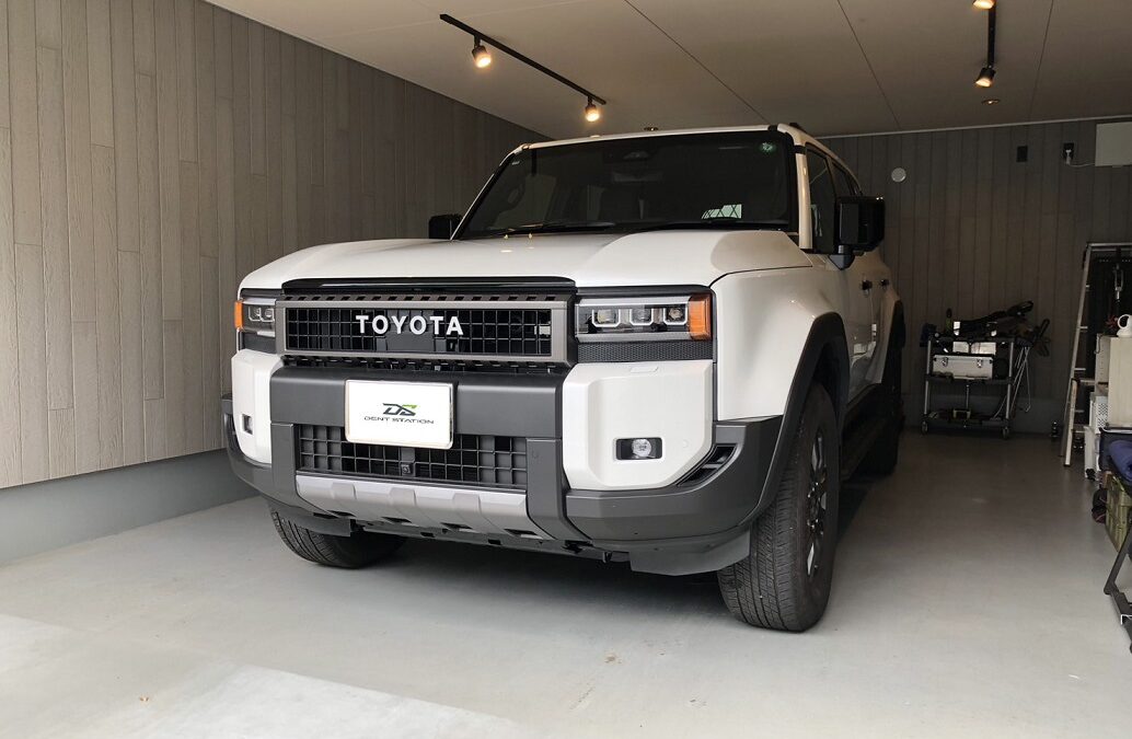 トヨタ・ランクル250　ボンネット凹み　デントリペア