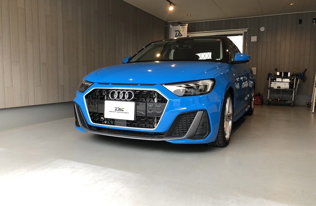 【横浜市】アウディ・A1　助手席側ドア凹み　デントリペア（ドアパンチによる被害・再塗装なし）