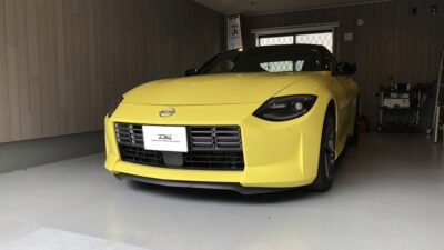 【座間市】日産・フェアレディZ(RZ34)　リアフェンダーのへこみ修理　デントリペア(再塗装なしで即日完了)