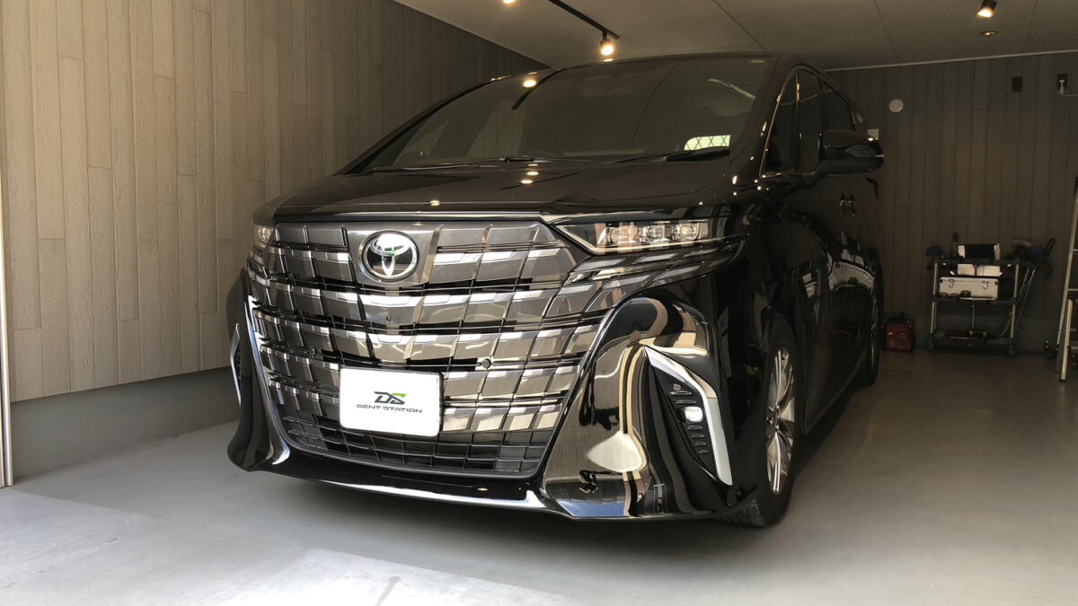 【海老名市】トヨタ・アルファード（40系）　助手席側ドアヘコミ　デントリペア（ドアパンチ被害による凹み）　　