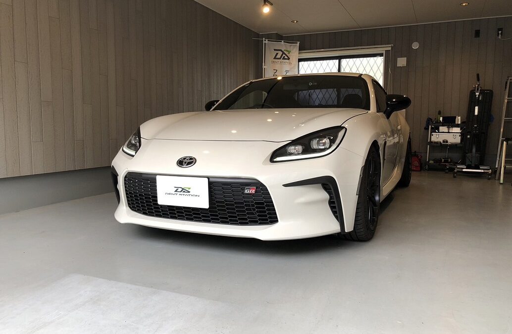 【茅ヶ崎市】トヨタ・GS86　助手席側ドアヘコミ　デントリペア