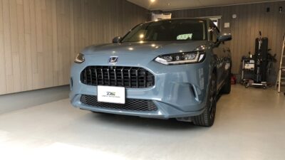 【綾瀬市】ホンダ・ZR-V　右フロントドアの凹み　デントリペア
