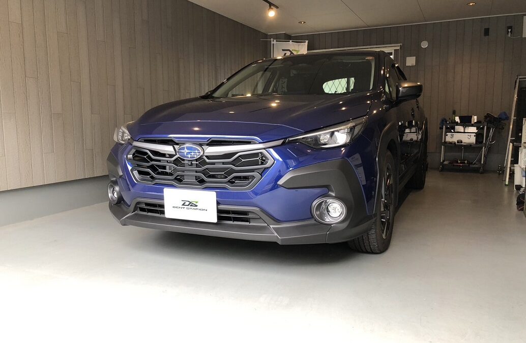 【横浜市】スバル・クロストレック　左側リアドア凹み　デントリペア