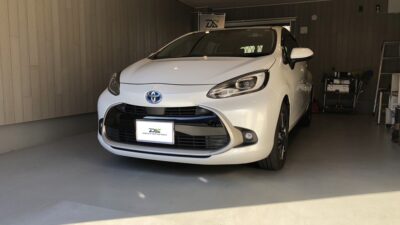 【大和市】トヨタ・アクア　運転席側ドア凹み修理　デントリペア