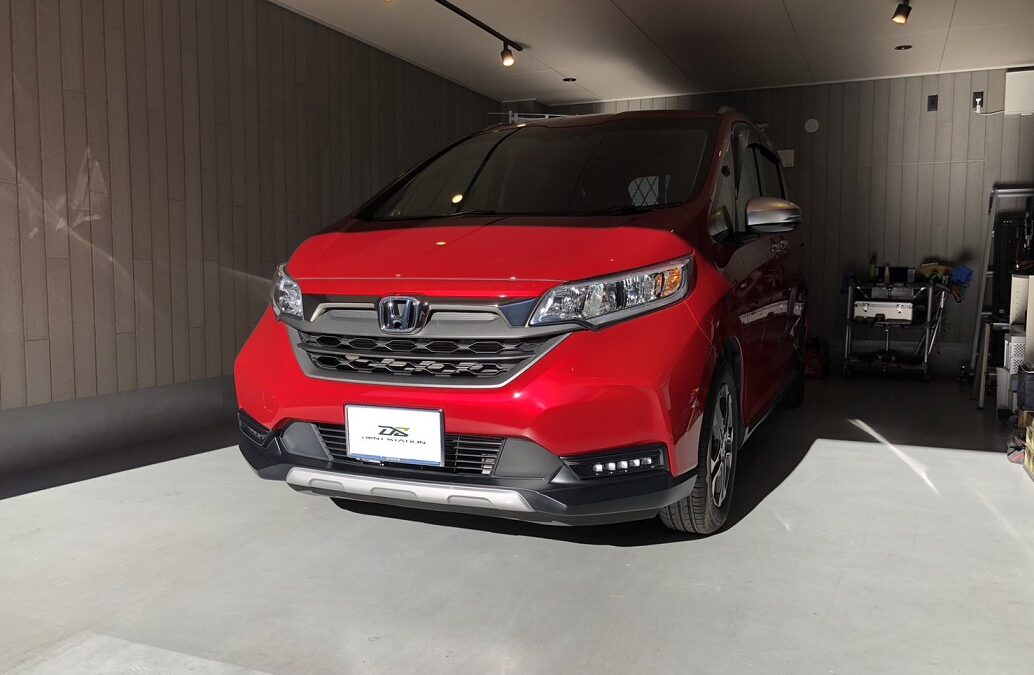 【藤沢市】ホンダ・フリード　ルーフ凹み修理　デントリペア