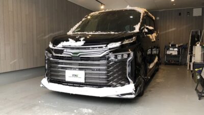 【綾瀬市】トヨタ・ヴォクシー　リアゲート凹み修理　デントリペア
