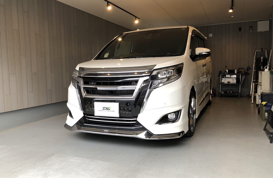 【海老名市】トヨタ・エスクァイア　右スライドドア凹み修理　デントリペア