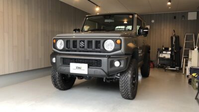 【藤沢市】スズキ・ジムニー　右フロントドア凹み修理　デントリペア