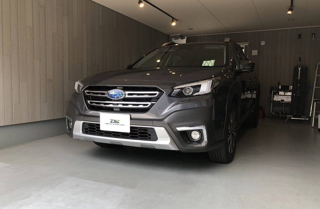 【綾瀬市】スバル・レガシィアウトバック　左フロントドア凹み修理　デントリペア