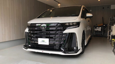 【海老名市】トヨタ・ヴェルファイア 左フロントフェンダーの凹み修理